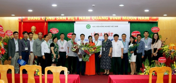 Lễ ra mắt Trung tâm Quan hệ công chúng và Hỗ trợ sinh viên – Học viện Nông nghiệp Việt Nam
