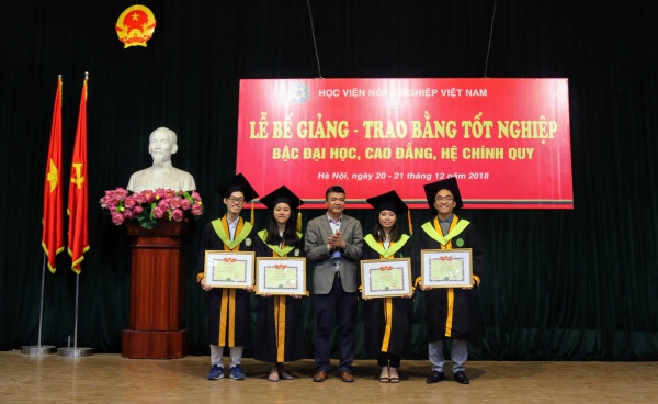 Học viện Nông nghiệp Việt Nam tổ chức Lễ trao bằng tốt nghiệp cho 1.190 kỹ sư/cử nhân