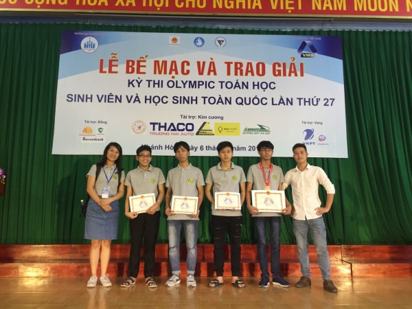 Đoàn học viện Nông nghiệp Việt Nam tham dự lễ bế mạc và trao giải.
