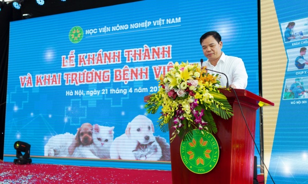Bộ trưởng Bộ Nông nghiệp và Phát triển nông thôn Nguyễn Xuân Cường hi vọng sự ra đời của bệnh viện Thú y sẽ mang đến nhiều thay đổi mới cho ngành Thú y Việt Nam