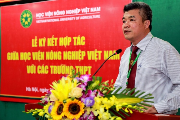 GS.TS. Phạm Văn Cường – Phó Bí thư Đảng ủy, Phó Giám đốc Học viện phát biểu tại buổi lễ 