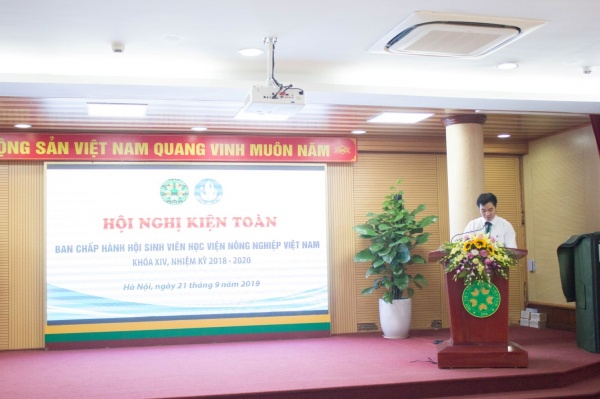 TS. Phạm Quý Giang, Chủ tịch Hội Sinh viên Học viện phát biểu khai mạc Hội nghị 