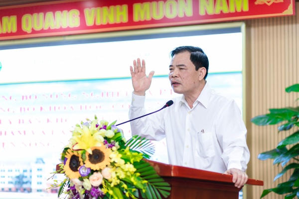 Bộ trưởng Bộ Nông nghiệp và Phát triển nông thôn Nguyễn Xuân Cường nhấn mạnh về việc phát triển Học viện Nông nghiệp Việt Nam trở thành một Trung tâm tư vấn phát triển nông nghiệp theo nghĩa rộng 